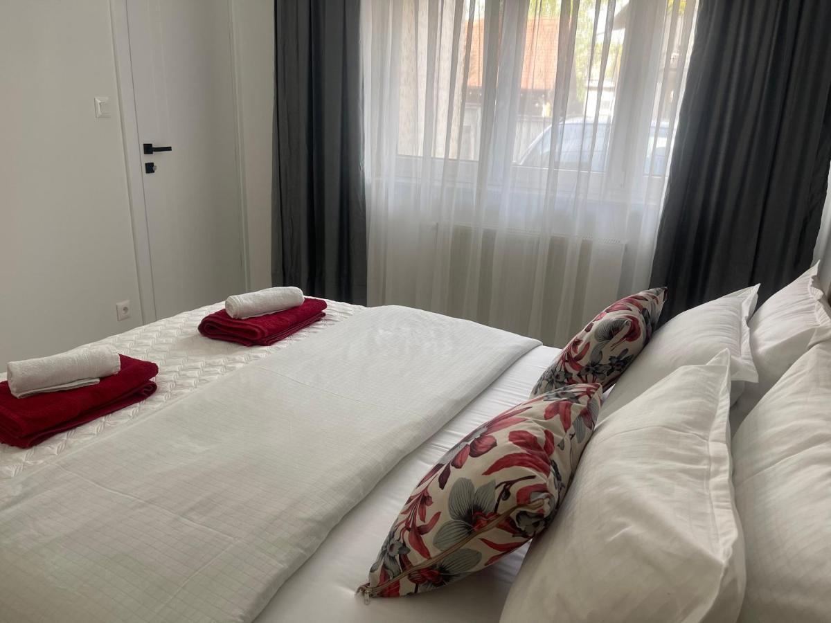 Rozi Apartments Загреб Екстериор снимка