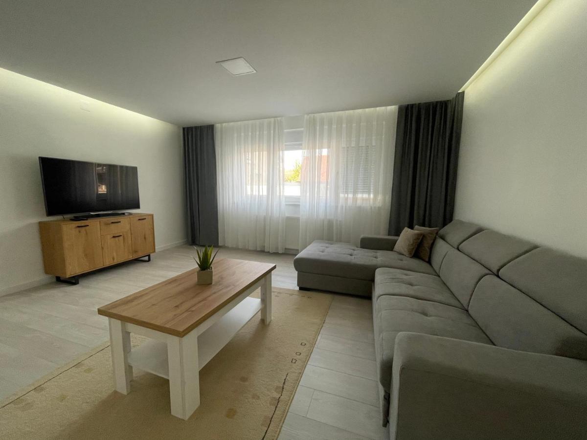 Rozi Apartments Загреб Екстериор снимка