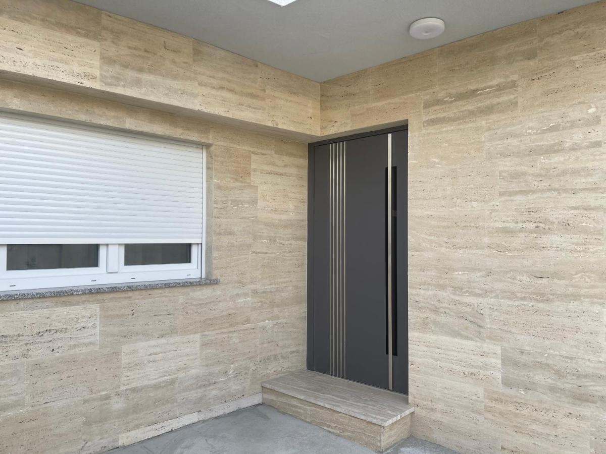 Rozi Apartments Загреб Екстериор снимка